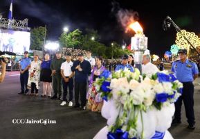 Comandante Daniel y Compañera Rosario reciben Antorcha de la Libertad Centroamericana