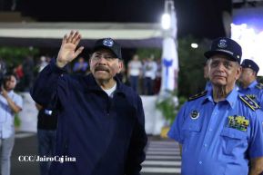 Comandante Daniel y Compañera Rosario reciben Antorcha de la Libertad Centroamericana