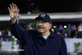 Comandante Daniel y Compañera Rosario reciben Antorcha de la Libertad Centroamericana