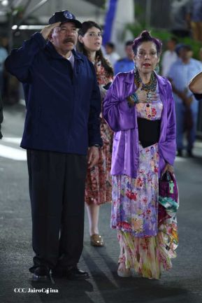 Comandante Daniel y Compañera Rosario reciben Antorcha de la Libertad Centroamericana