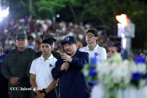 Comandante Daniel y Compañera Rosario reciben Antorcha de la Libertad Centroamericana