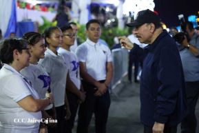 Comandante Daniel y Compañera Rosario reciben Antorcha de la Libertad Centroamericana