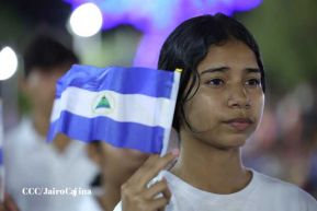 Comandante Daniel y Compañera Rosario reciben Antorcha de la Libertad Centroamericana