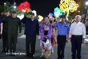 Comandante Daniel y Compañera Rosario reciben Antorcha de la Libertad Centroamericana