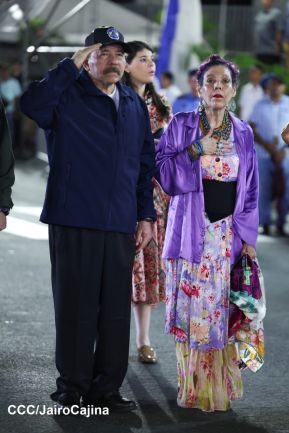 Comandante Daniel y Compañera Rosario reciben Antorcha de la Libertad Centroamericana