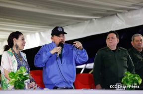 Desfile Escolar 2023 desde la Avenida de Bolívar a Chávez