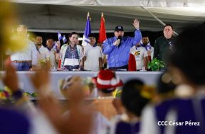 Desfile Escolar 2023 desde la Avenida de Bolívar a Chávez
