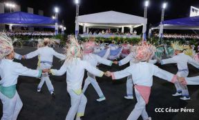 Desfile Escolar 2023 desde la Avenida de Bolívar a Chávez