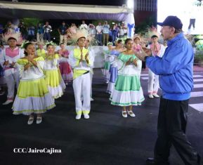 Desfile Escolar 2023 desde la Avenida de Bolívar a Chávez
