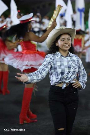 Desfile Escolar 2023 desde la Avenida de Bolívar a Chávez