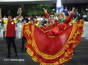 Desfile Escolar 2023 desde la Avenida de Bolívar a Chávez