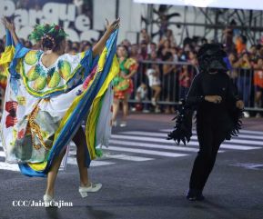 Desfile Escolar 2023 desde la Avenida de Bolívar a Chávez