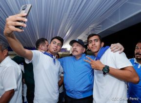 Desfile Escolar 2023 desde la Avenida de Bolívar a Chávez