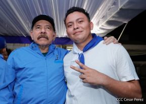 Desfile Escolar 2023 desde la Avenida de Bolívar a Chávez