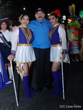 Desfile Escolar 2023 desde la Avenida de Bolívar a Chávez