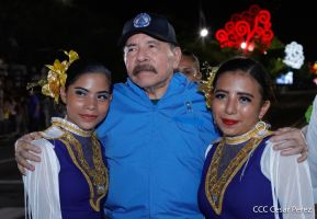Desfile Escolar 2023 desde la Avenida de Bolívar a Chávez