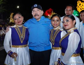 Desfile Escolar 2023 desde la Avenida de Bolívar a Chávez