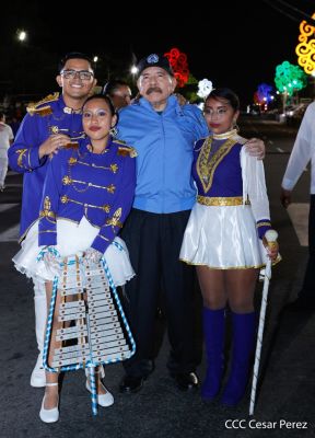 Desfile Escolar 2023 desde la Avenida de Bolívar a Chávez
