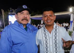 Desfile Escolar 2023 desde la Avenida de Bolívar a Chávez