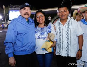 Desfile Escolar 2023 desde la Avenida de Bolívar a Chávez