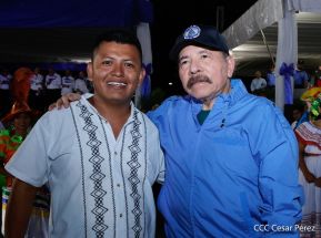 Desfile Escolar 2023 desde la Avenida de Bolívar a Chávez