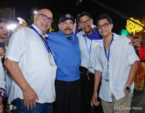 Desfile Escolar 2023 desde la Avenida de Bolívar a Chávez