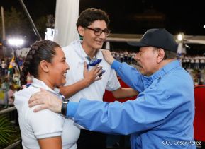 Desfile Escolar 2023 desde la Avenida de Bolívar a Chávez