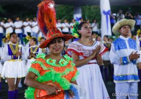 Desfile Escolar 2023 desde la Avenida de Bolívar a Chávez