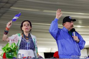 Desfile Escolar 2023 desde la Avenida de Bolívar a Chávez