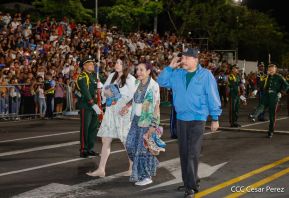 Desfile Escolar 2023 desde la Avenida de Bolívar a Chávez