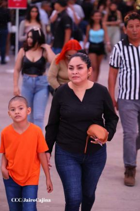 Concierto de Mora en el Polideportivo Alexis Argüello de Managua, Nicaragua
