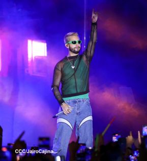 Concierto de Mora en el Polideportivo Alexis Argüello de Managua, Nicaragua