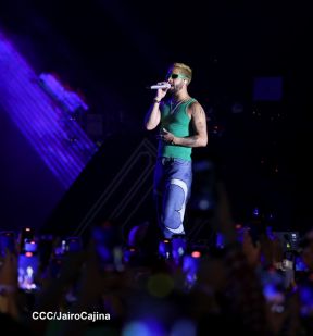 Concierto de Mora en el Polideportivo Alexis Argüello de Managua, Nicaragua