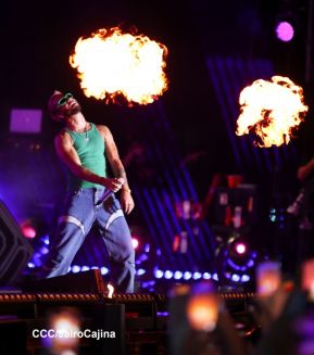 Concierto de Mora en el Polideportivo Alexis Argüello de Managua, Nicaragua