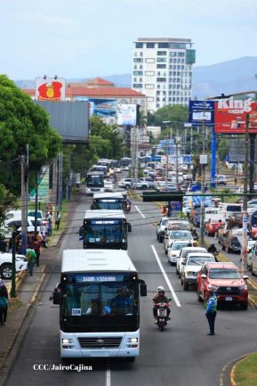 Nicaragua recibe buses procedentes de la República Popular China