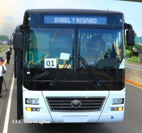 Nicaragua recibe buses procedentes de la República Popular China