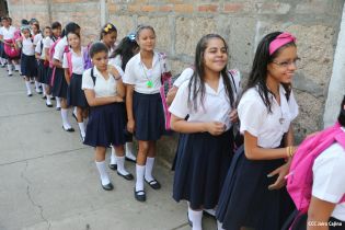 Reinician clases y realizan simulacros en colegios