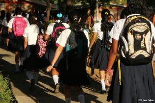 Reinician clases y realizan simulacros en colegios