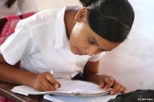 Reinician clases y realizan simulacros en colegios