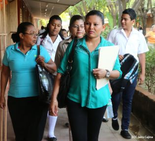 Reinician clases y realizan simulacros en colegios