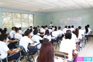 Reinician clases y realizan simulacros en colegios