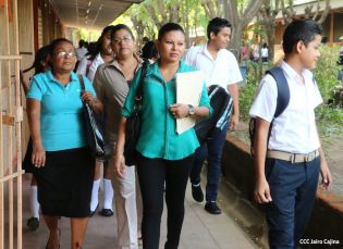 Reinician clases y realizan simulacros en colegios