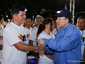 Entrega de 250 buses provenientes de China a transportistas de Managua y Ciudad Sandino