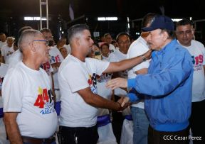 Entrega de 250 buses provenientes de China a transportistas de Managua y Ciudad Sandino