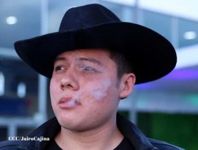 Carín León en concierto en el Estadio Soberanía