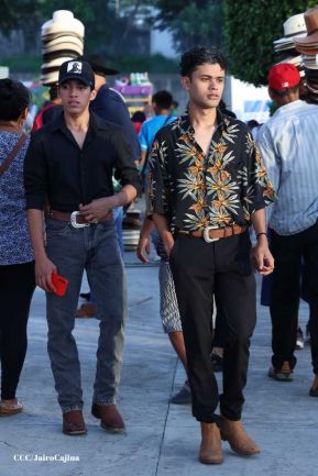 Carín León en concierto en el Estadio Soberanía