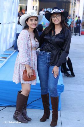 Carín León en concierto en el Estadio Soberanía