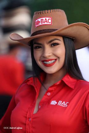 Carín León en concierto en el Estadio Soberanía