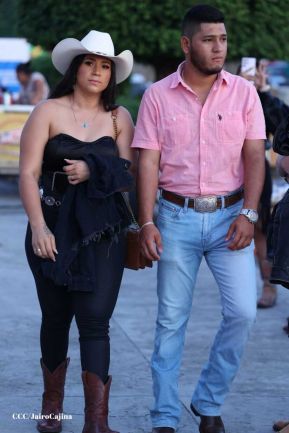 Carín León en concierto en el Estadio Soberanía