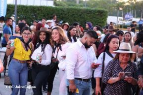 Carín León en concierto en el Estadio Soberanía